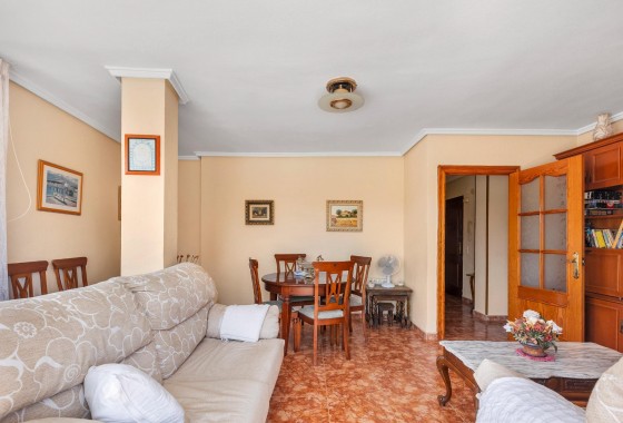 Resale - Apartment / flat - Torrevieja - Playa del cura