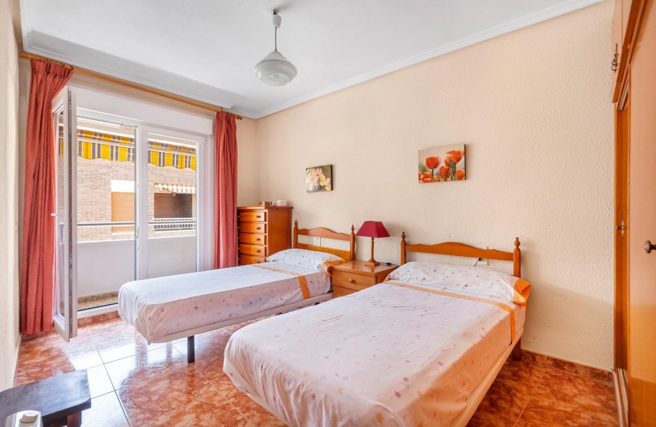Resale - Apartment / flat - Torrevieja - Playa del cura
