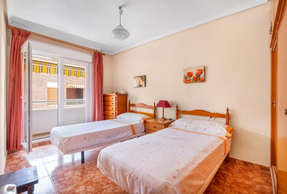 Resale - Apartment / flat - Torrevieja - Playa del cura