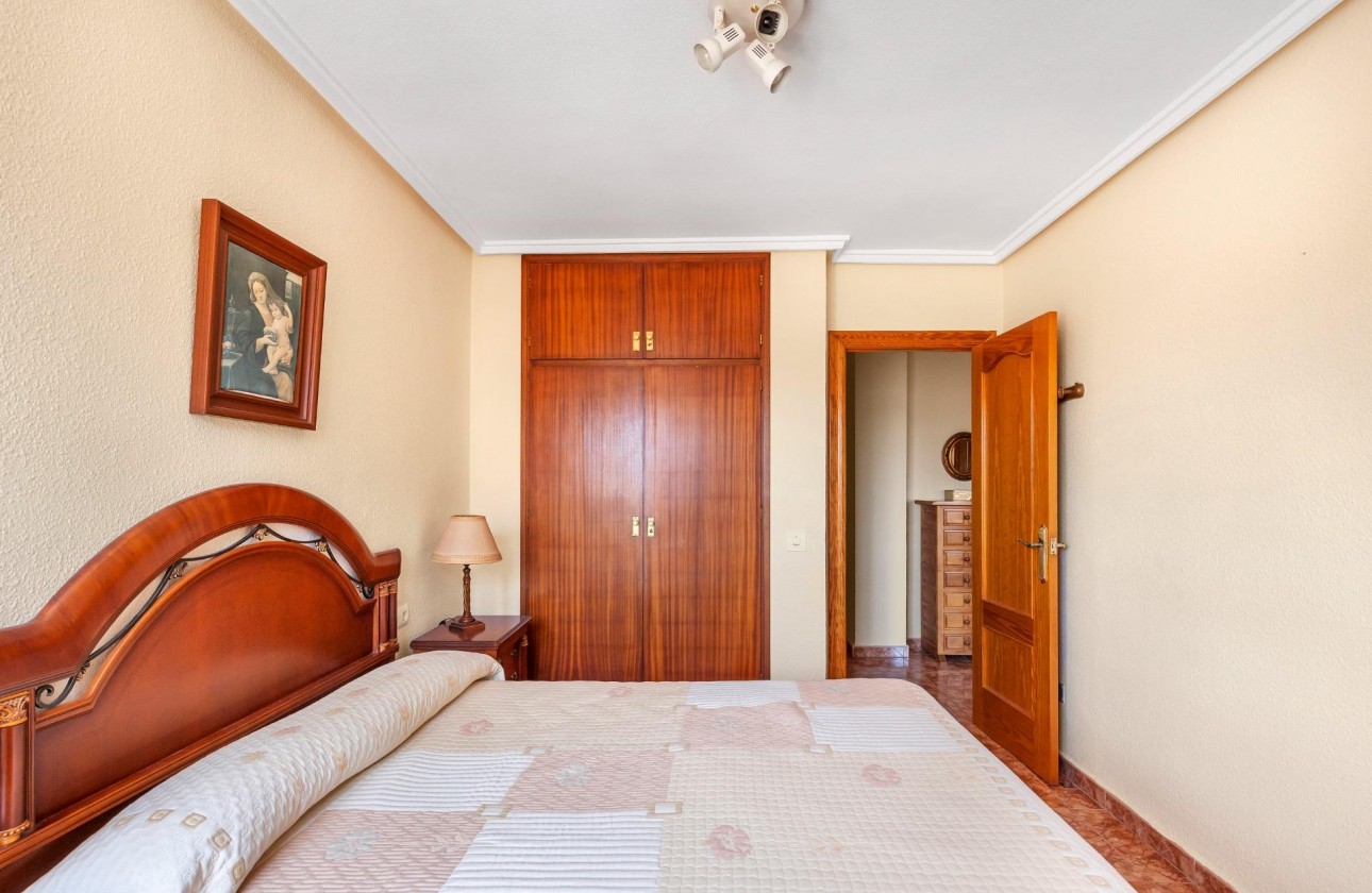 Resale - Apartment / flat - Torrevieja - Playa del cura