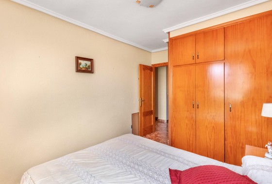 Resale - Apartment / flat - Torrevieja - Playa del cura