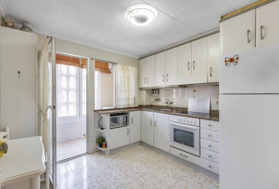 Resale - Apartment / flat - Torrevieja - Playa del cura
