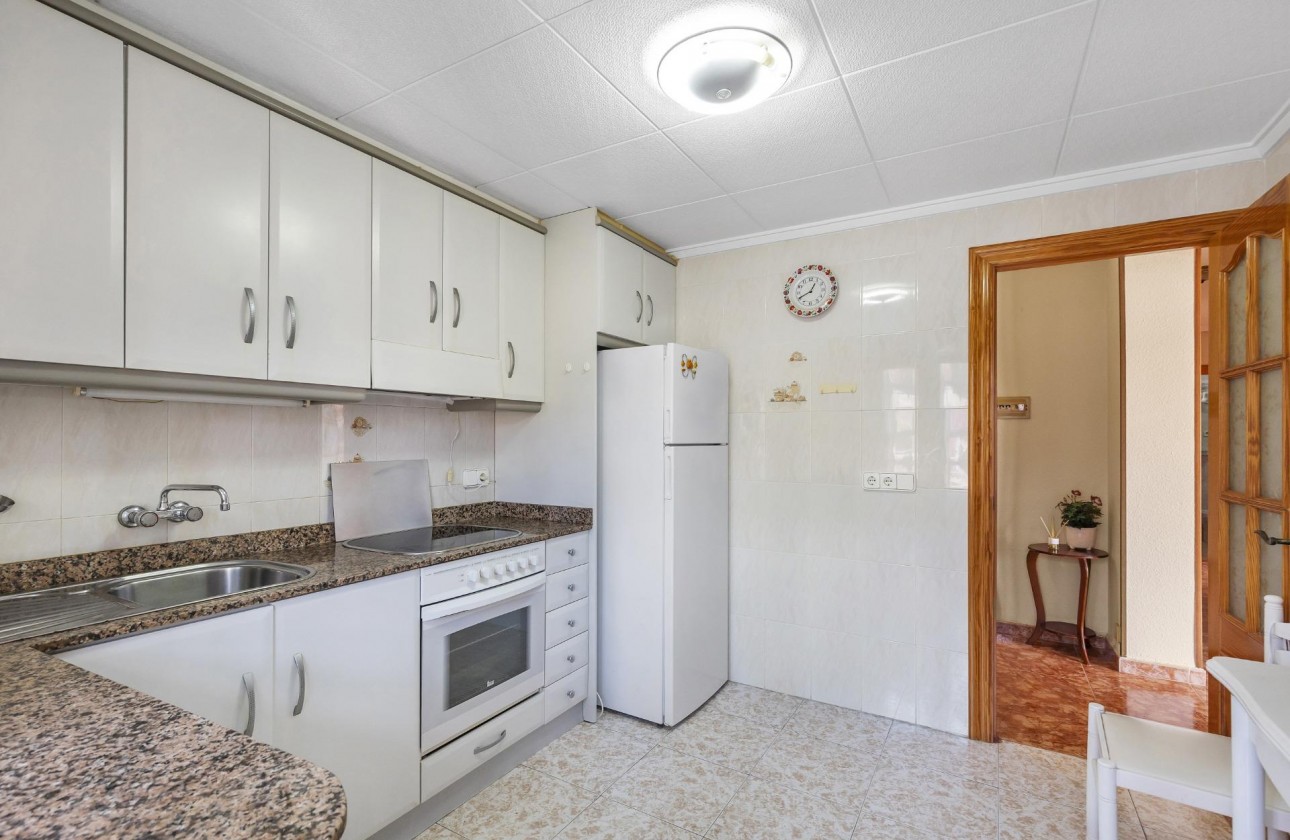 Resale - Apartment / flat - Torrevieja - Playa del cura