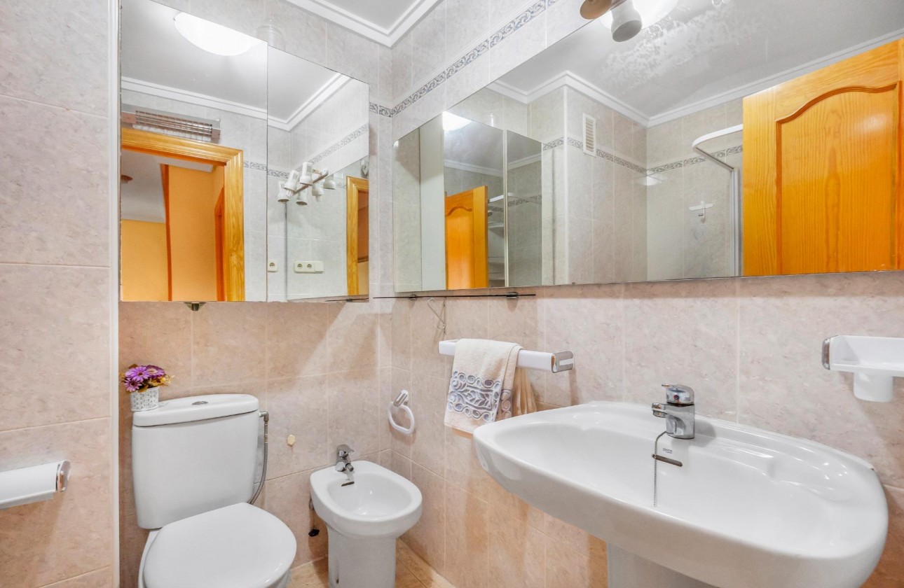 Resale - Apartment / flat - Torrevieja - Playa del cura