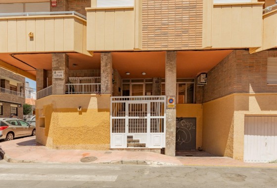 Resale - Apartment / flat - Torrevieja - Playa del cura