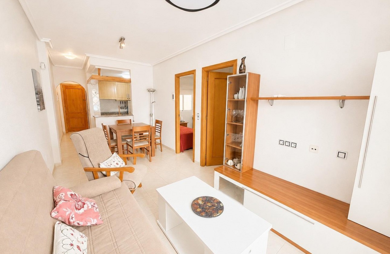 Resale - Apartment / flat - Torrevieja - Estacion de autobuses