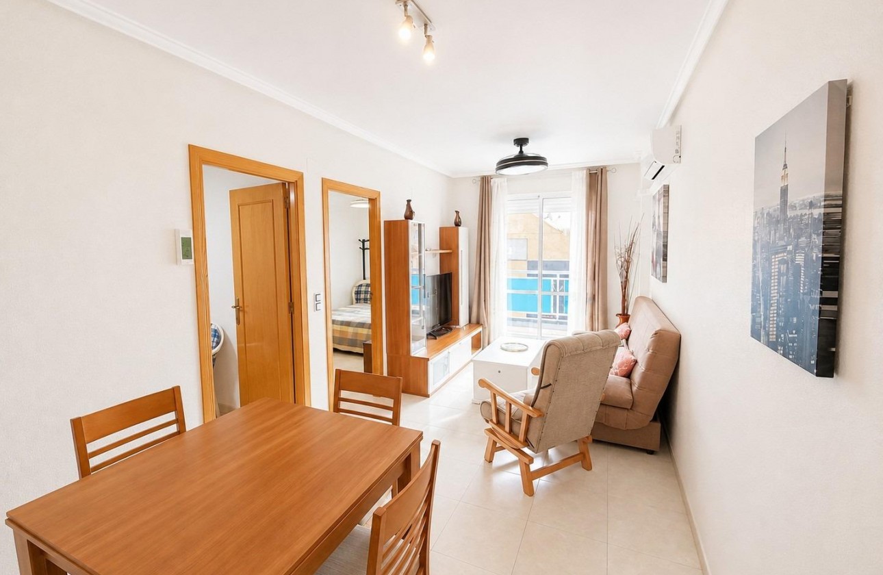 Resale - Apartment / flat - Torrevieja - Estacion de autobuses