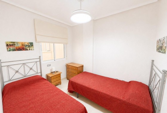 Resale - Apartment / flat - Torrevieja - Estacion de autobuses