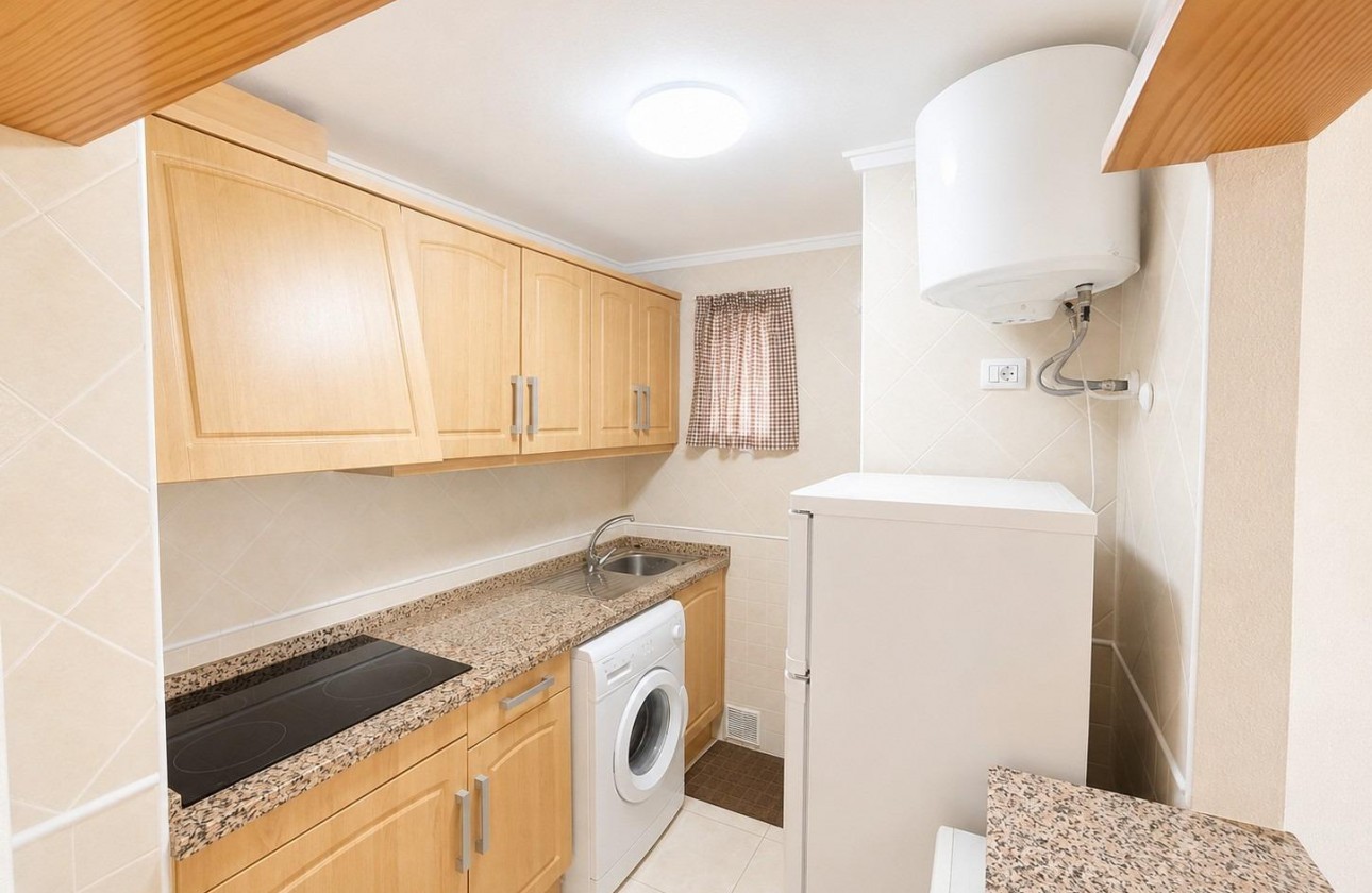 Resale - Apartment / flat - Torrevieja - Estacion de autobuses