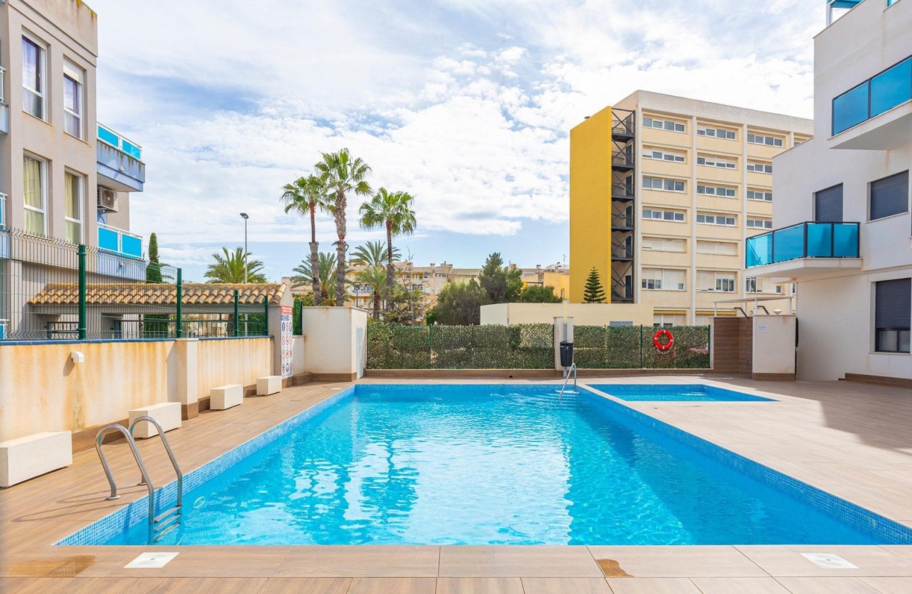 Resale - Apartment / flat - Torrevieja - Estacion de autobuses