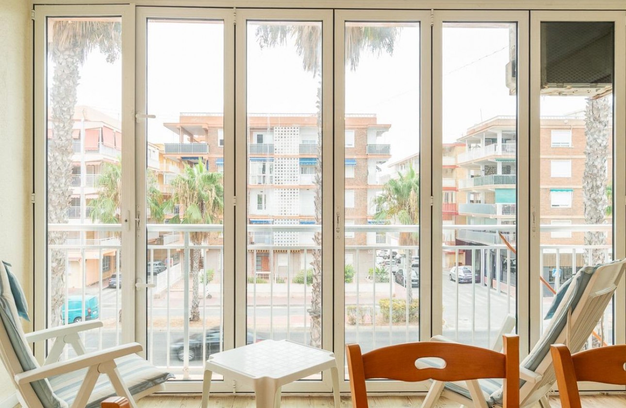 Reventa - Apartamento / piso - Torrevieja - Playa de los Naufragos