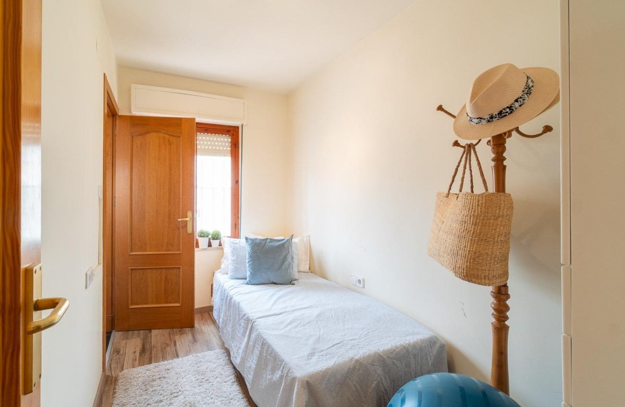 Reventa - Apartamento / piso - Torrevieja - Playa de los Naufragos