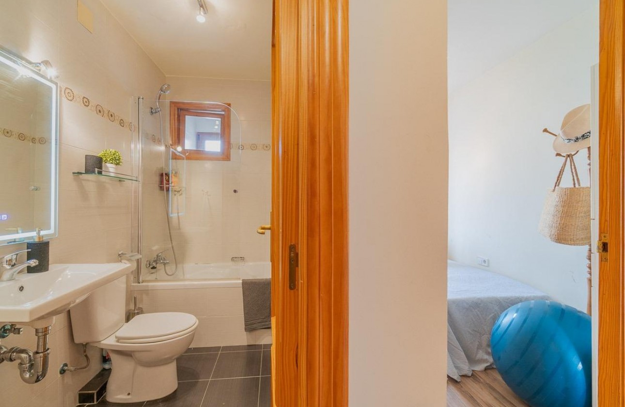 Reventa - Apartamento / piso - Torrevieja - Playa de los Naufragos