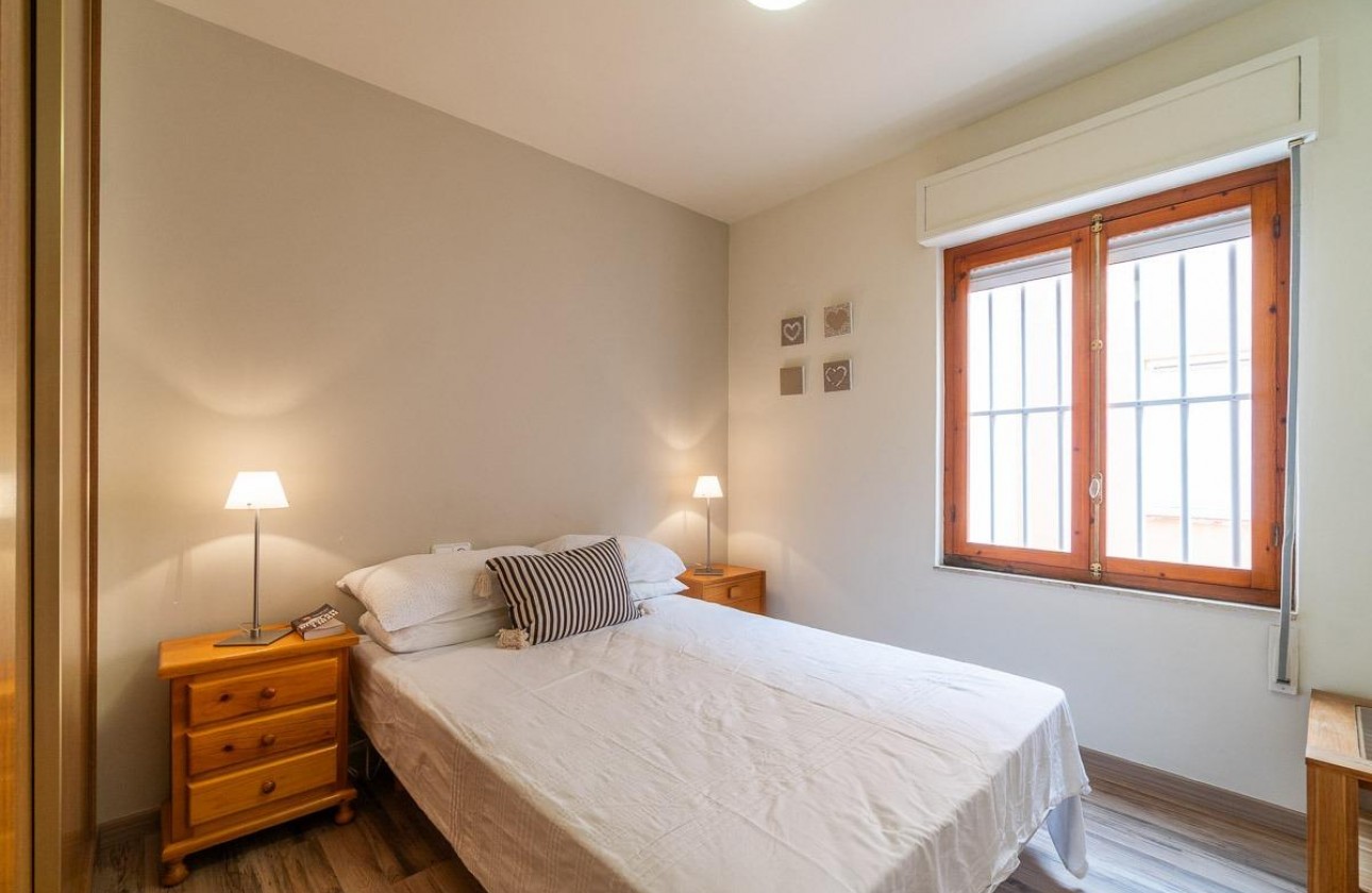 Reventa - Apartamento / piso - Torrevieja - Playa de los Naufragos
