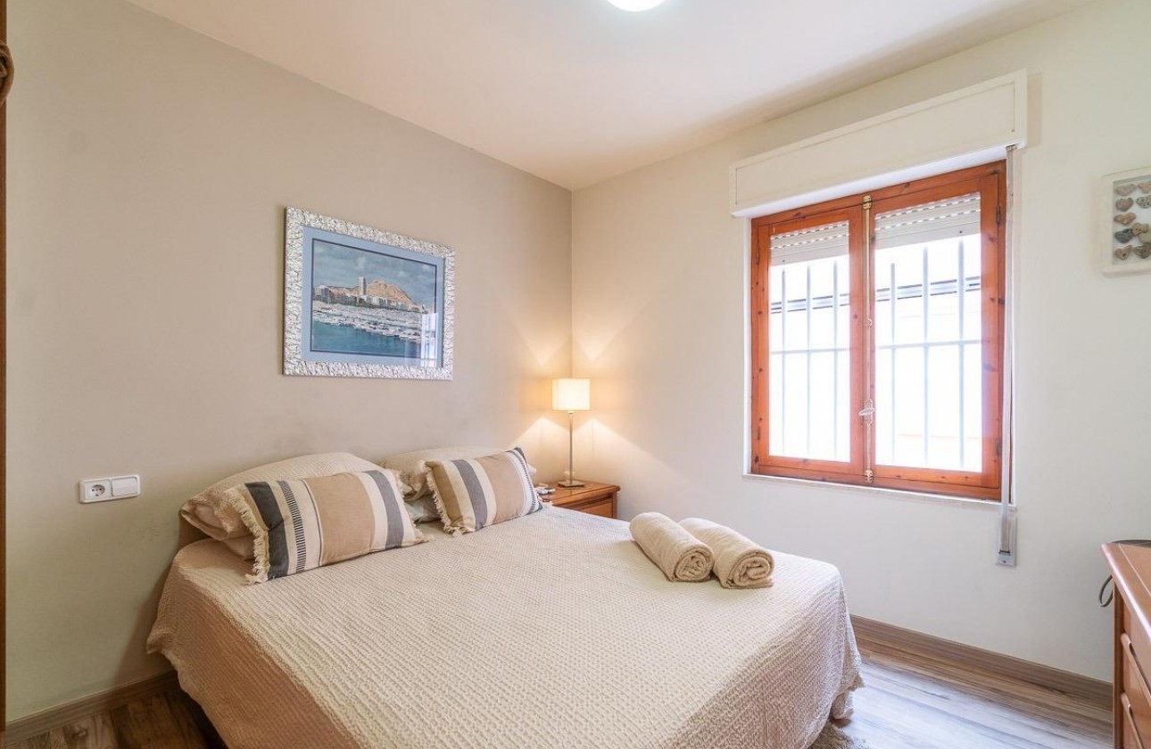 Reventa - Apartamento / piso - Torrevieja - Playa de los Naufragos