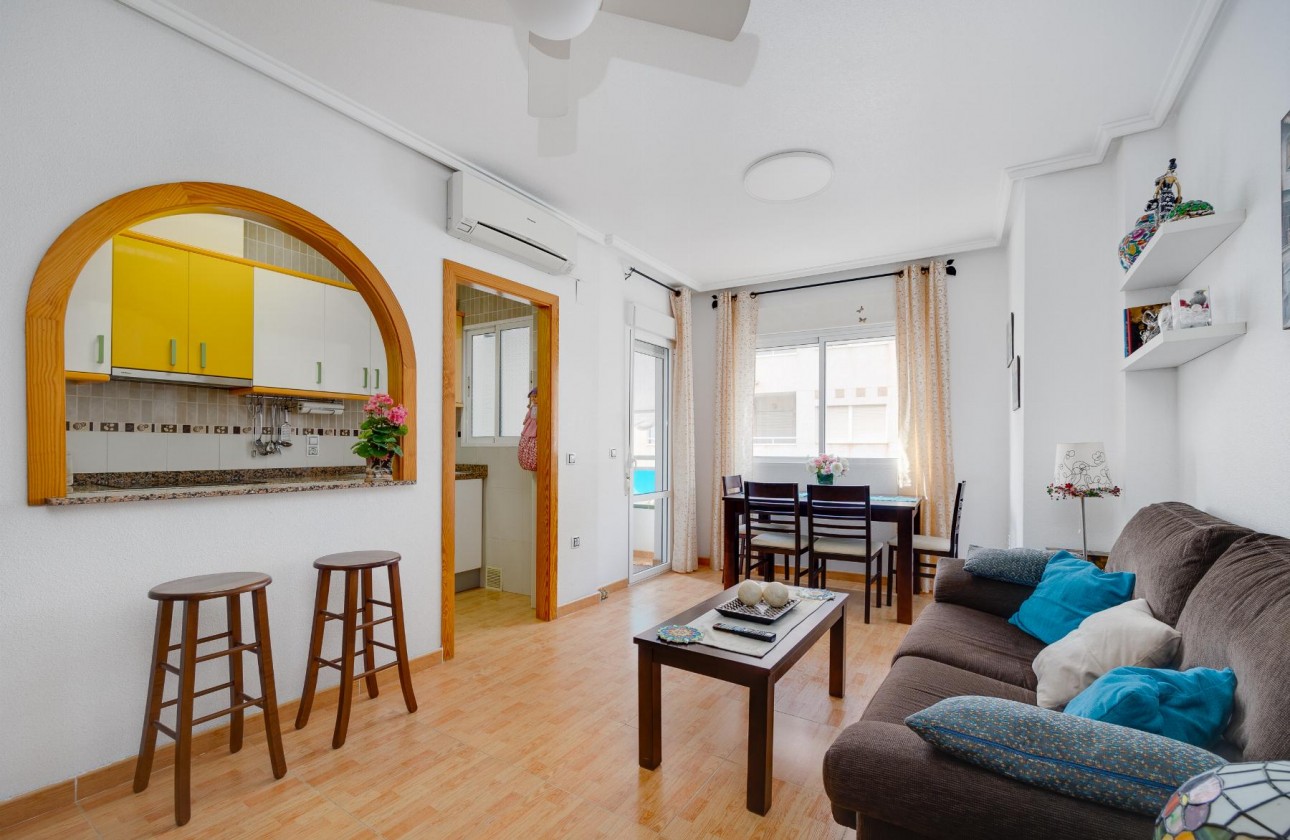 Resale - Apartment / flat - Torrevieja - Playa del Acequión