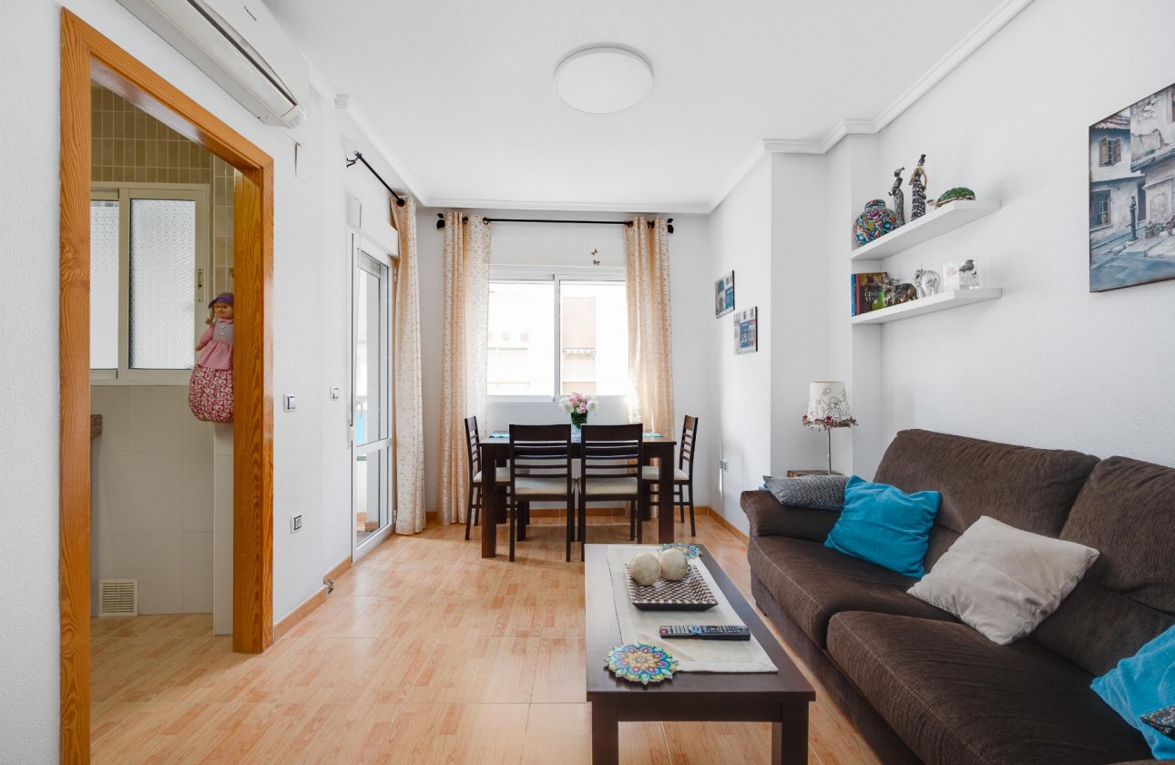 Resale - Apartment / flat - Torrevieja - Playa del Acequión