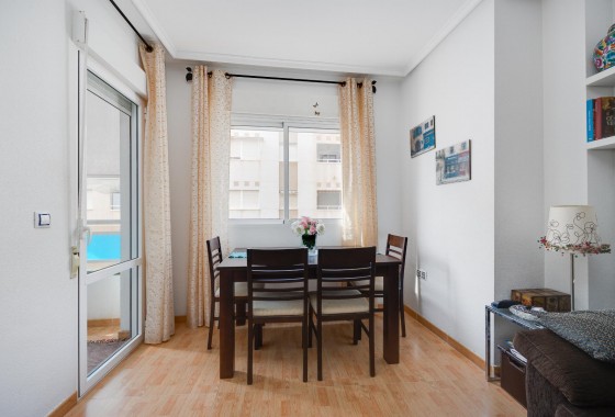 Resale - Apartment / flat - Torrevieja - Playa del Acequión