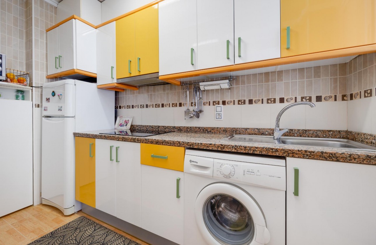 Resale - Apartment / flat - Torrevieja - Playa del Acequión