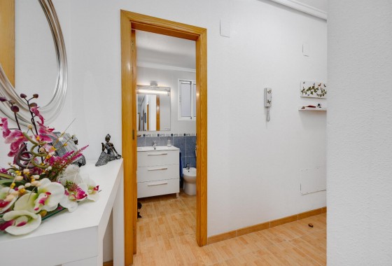 Resale - Apartment / flat - Torrevieja - Playa del Acequión