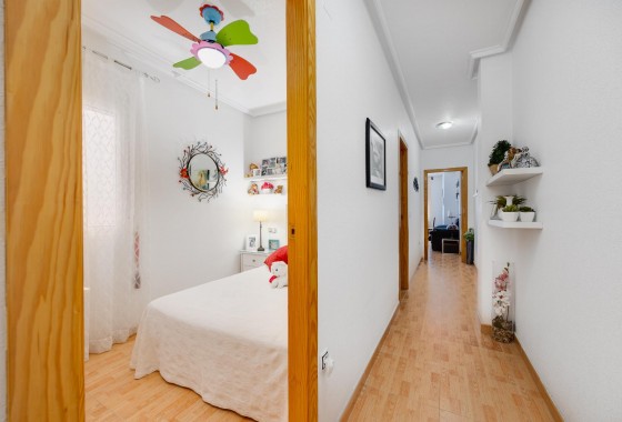 Resale - Apartment / flat - Torrevieja - Playa del Acequión