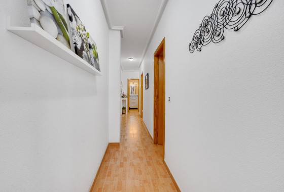 Resale - Apartment / flat - Torrevieja - Playa del Acequión