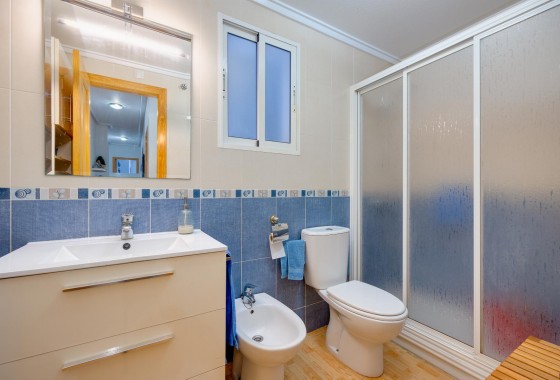 Resale - Apartment / flat - Torrevieja - Playa del Acequión