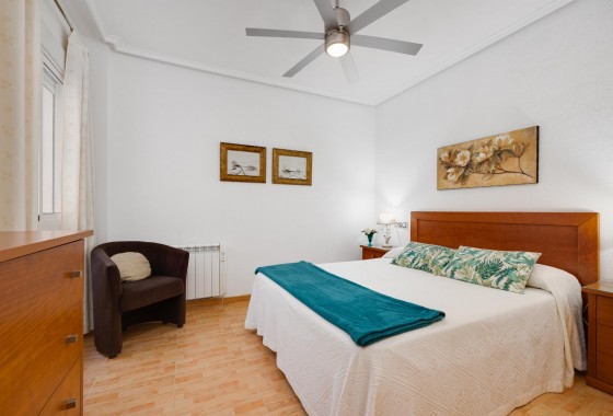Resale - Apartment / flat - Torrevieja - Playa del Acequión
