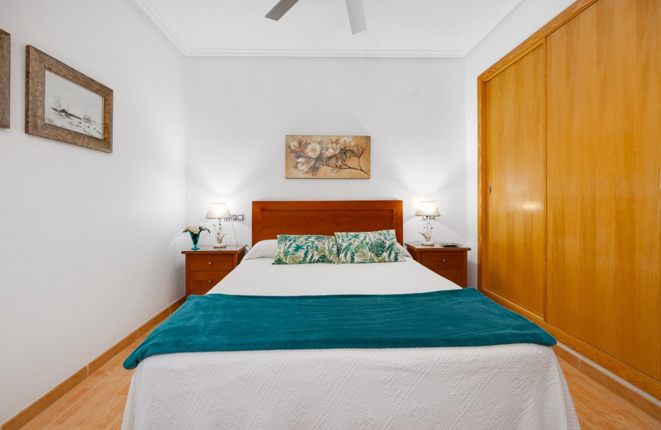 Resale - Apartment / flat - Torrevieja - Playa del Acequión
