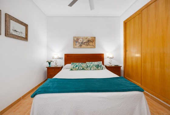 Resale - Apartment / flat - Torrevieja - Playa del Acequión