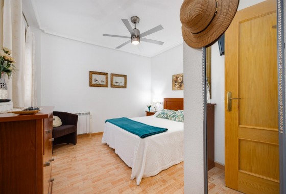Resale - Apartment / flat - Torrevieja - Playa del Acequión