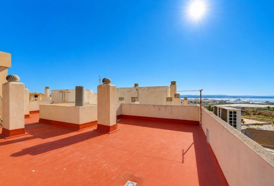 Resale - Apartment / flat - Torrevieja - Playa del Acequión