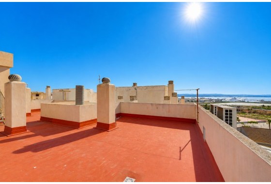 Resale - Apartment / flat - Torrevieja - Playa del Acequión