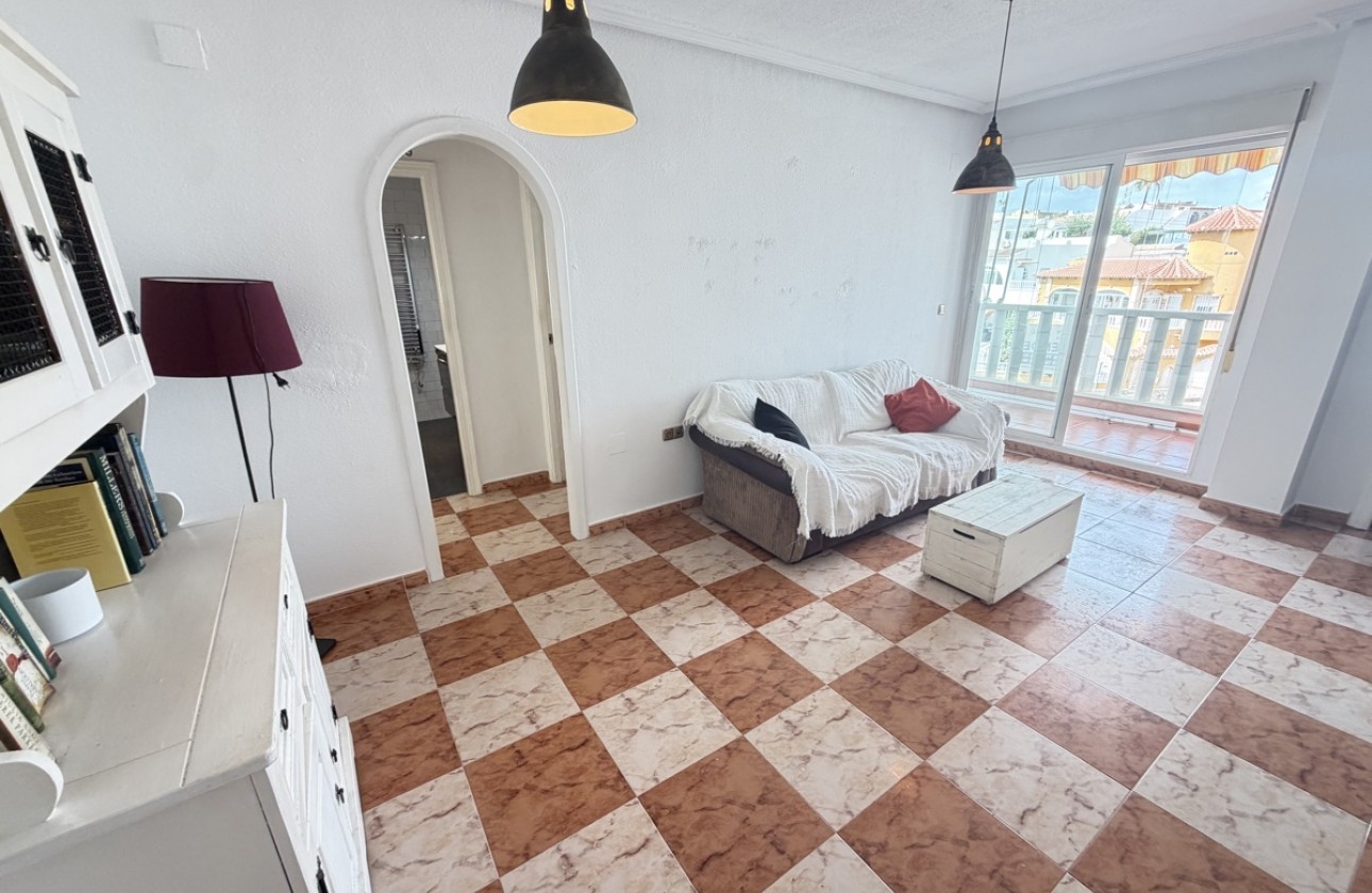 Resale - Apartment / flat - Villamartin