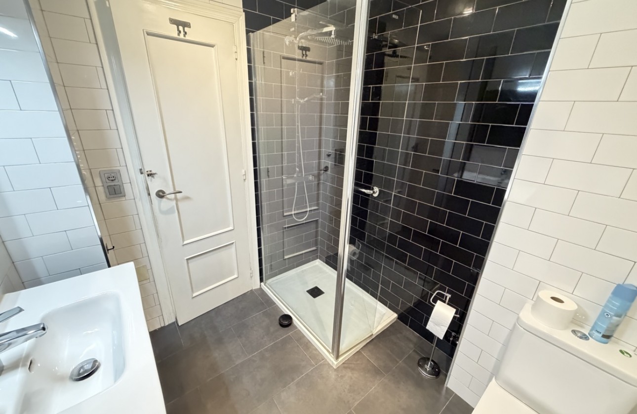 Resale - Apartment / flat - Villamartin