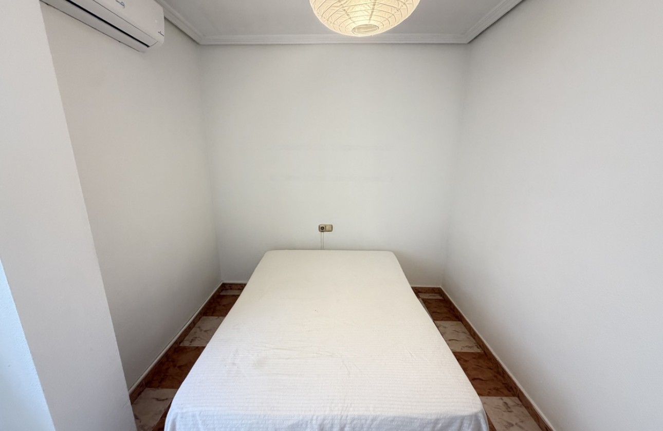 Resale - Apartment / flat - Villamartin