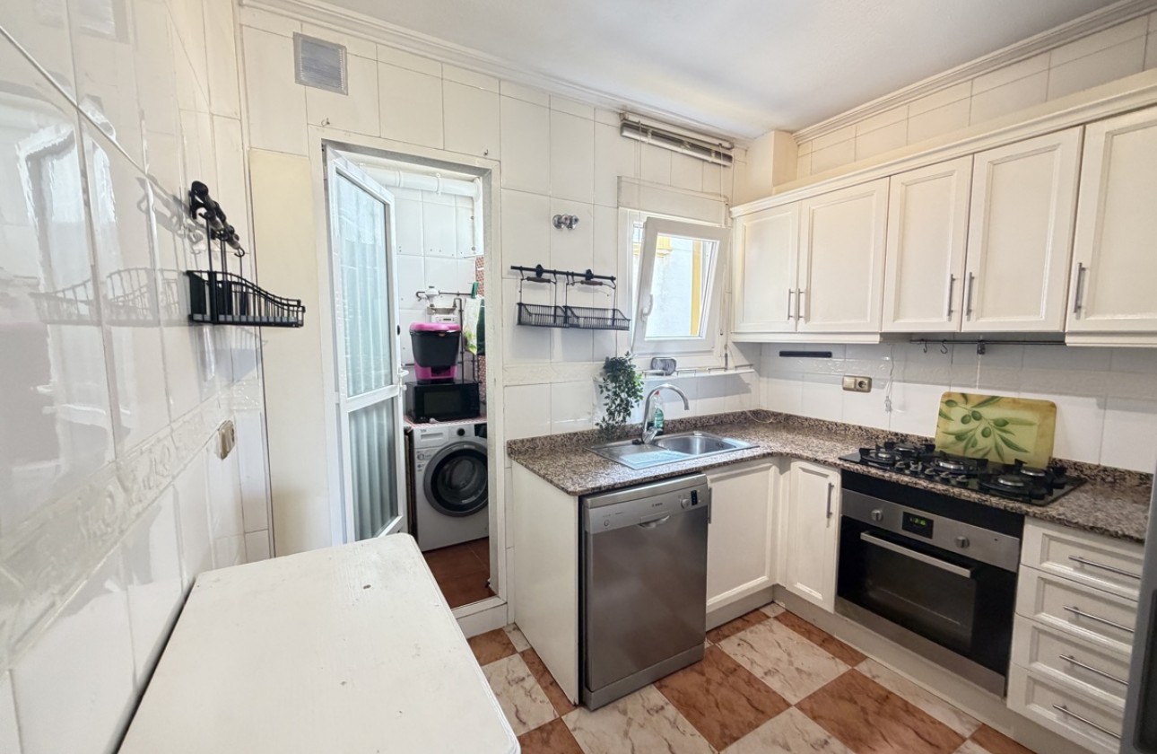 Resale - Apartment / flat - Villamartin