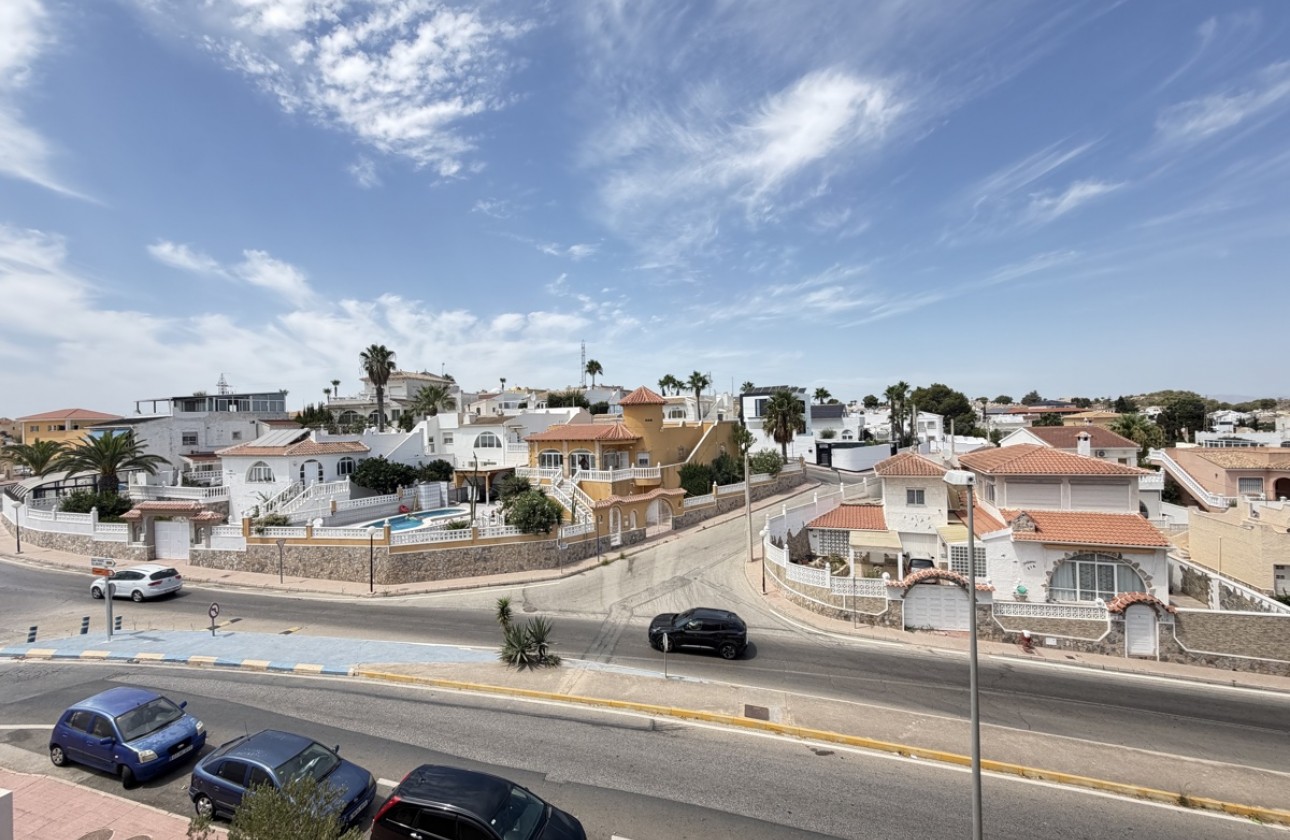 Resale - Apartment / flat - Villamartin