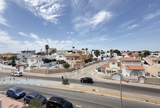 Resale - Apartment / flat - Villamartin