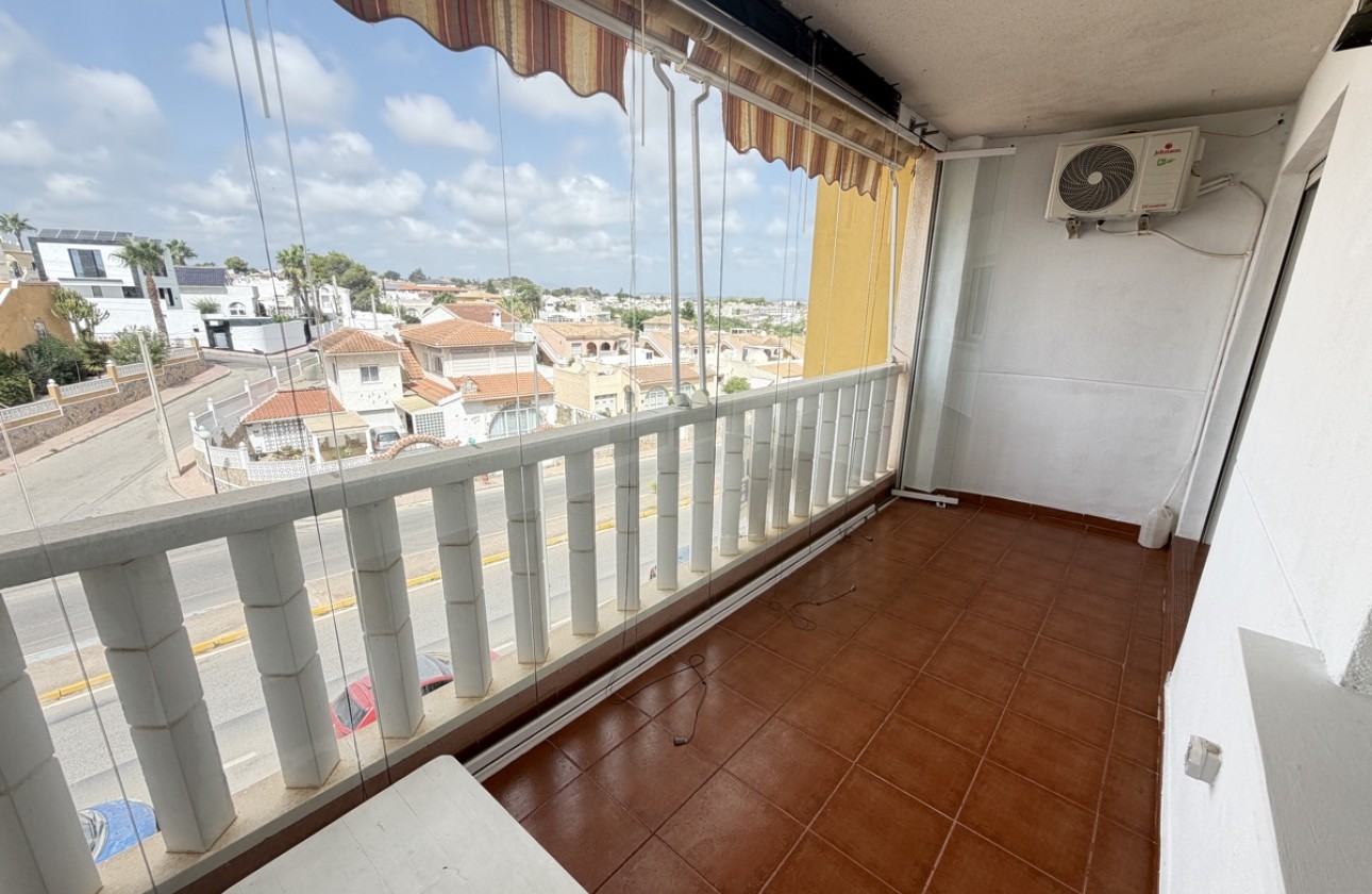 Resale - Apartment / flat - Villamartin
