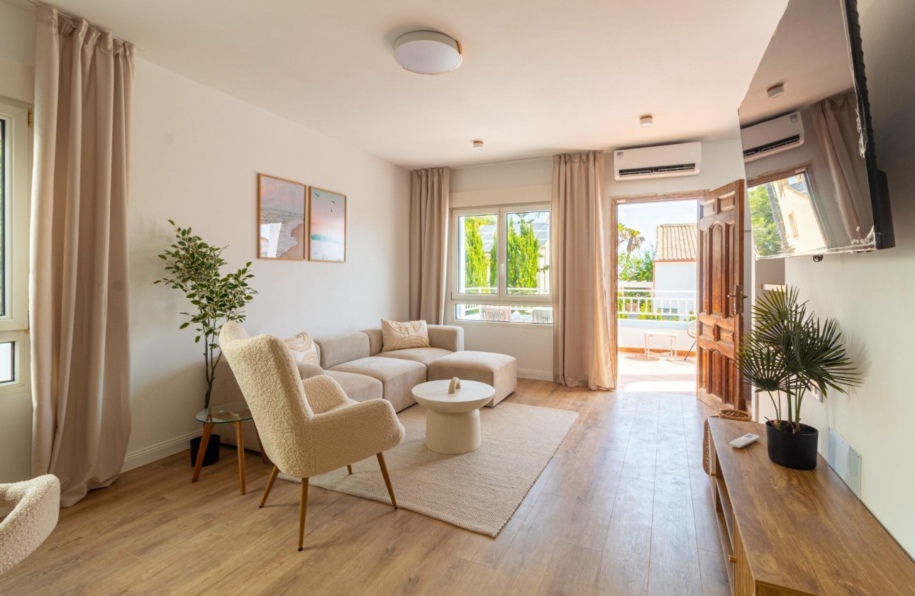 Revente - Villa - Orihuela Costa - Villamartin