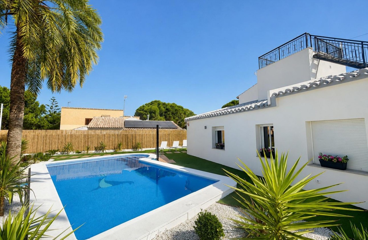 Revente - Villa - Orihuela Costa - Punta Prima
