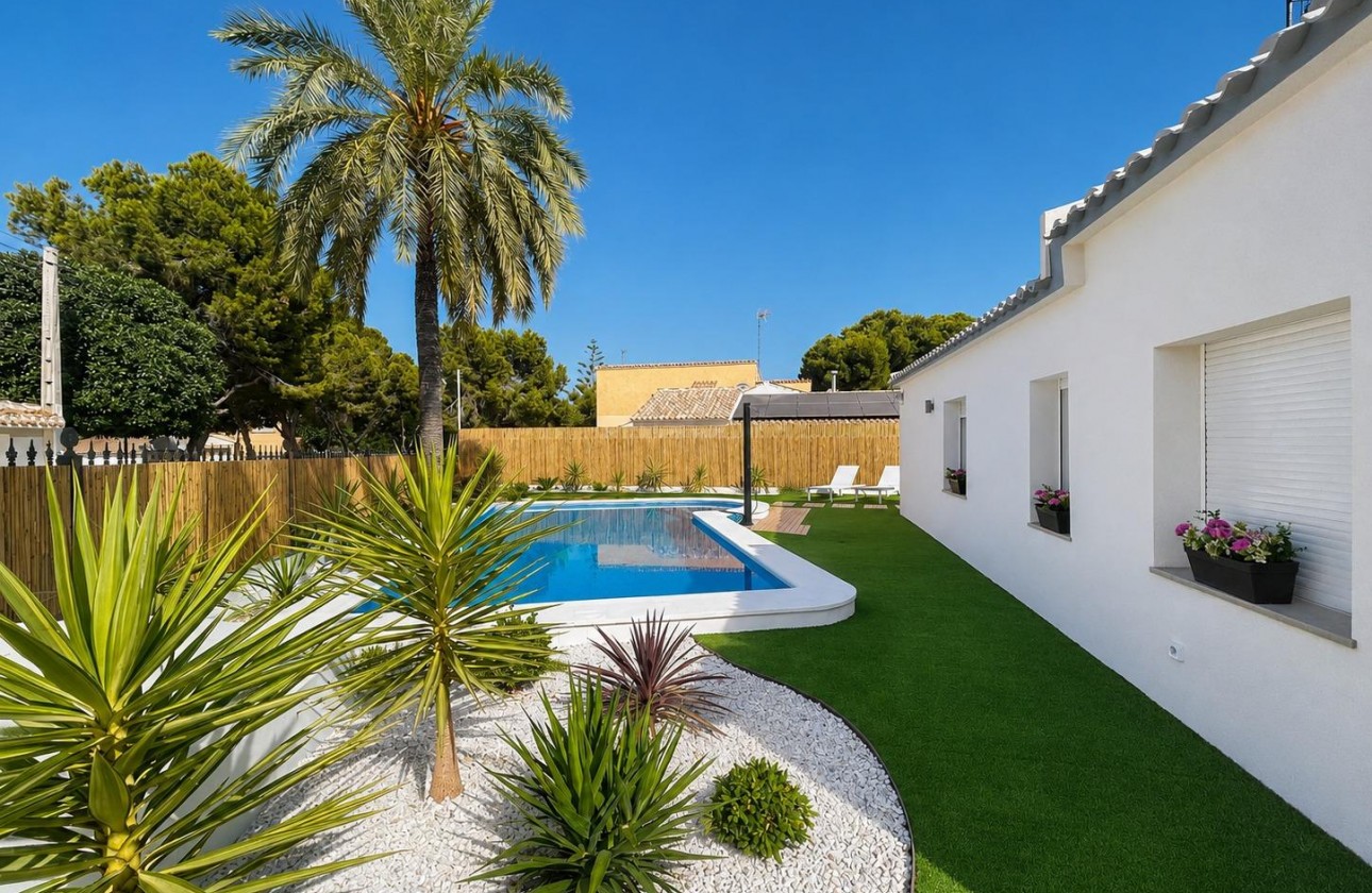 Revente - Villa - Orihuela Costa - Punta Prima