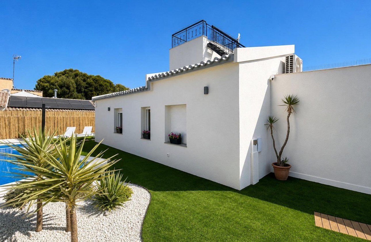 Revente - Villa - Orihuela Costa - Punta Prima