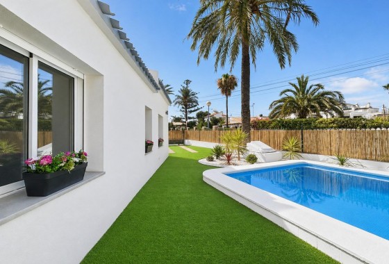 Revente - Villa - Orihuela Costa - Punta Prima