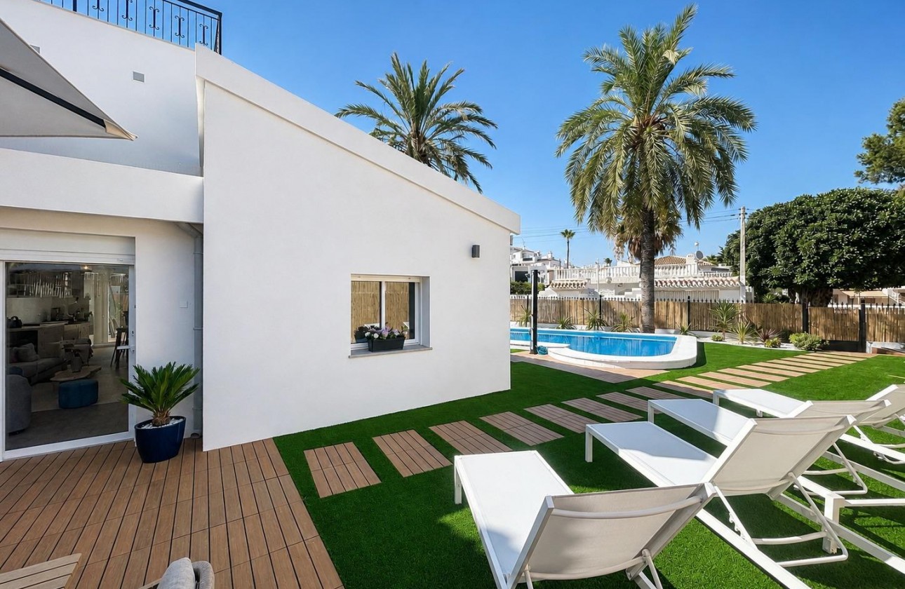 Revente - Villa - Orihuela Costa - Punta Prima