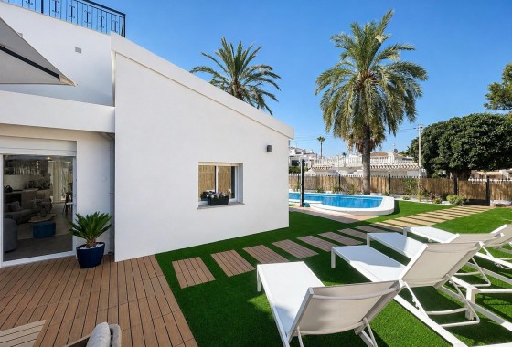 Revente - Villa - Orihuela Costa - Punta Prima