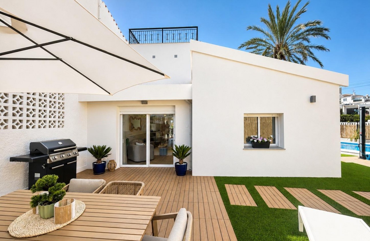 Revente - Villa - Orihuela Costa - Punta Prima