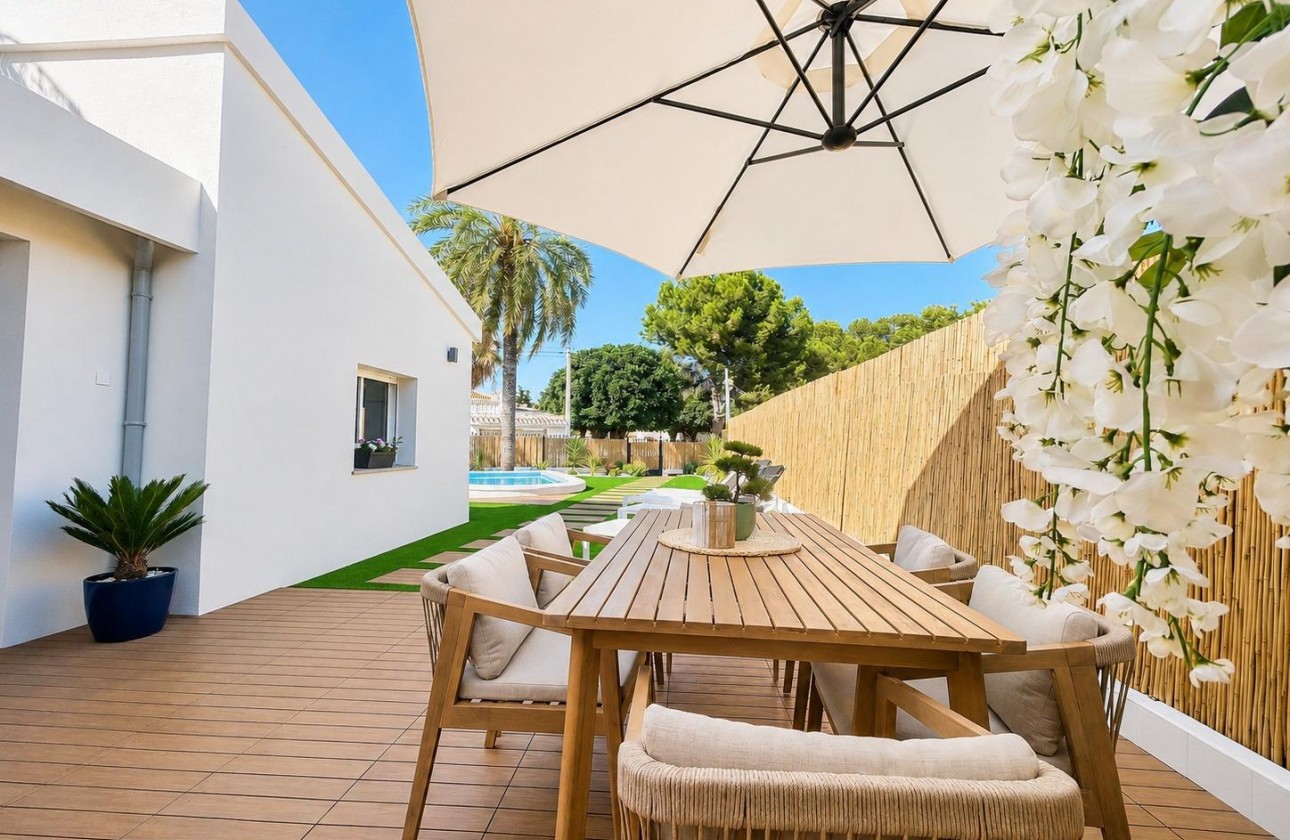 Revente - Villa - Orihuela Costa - Punta Prima