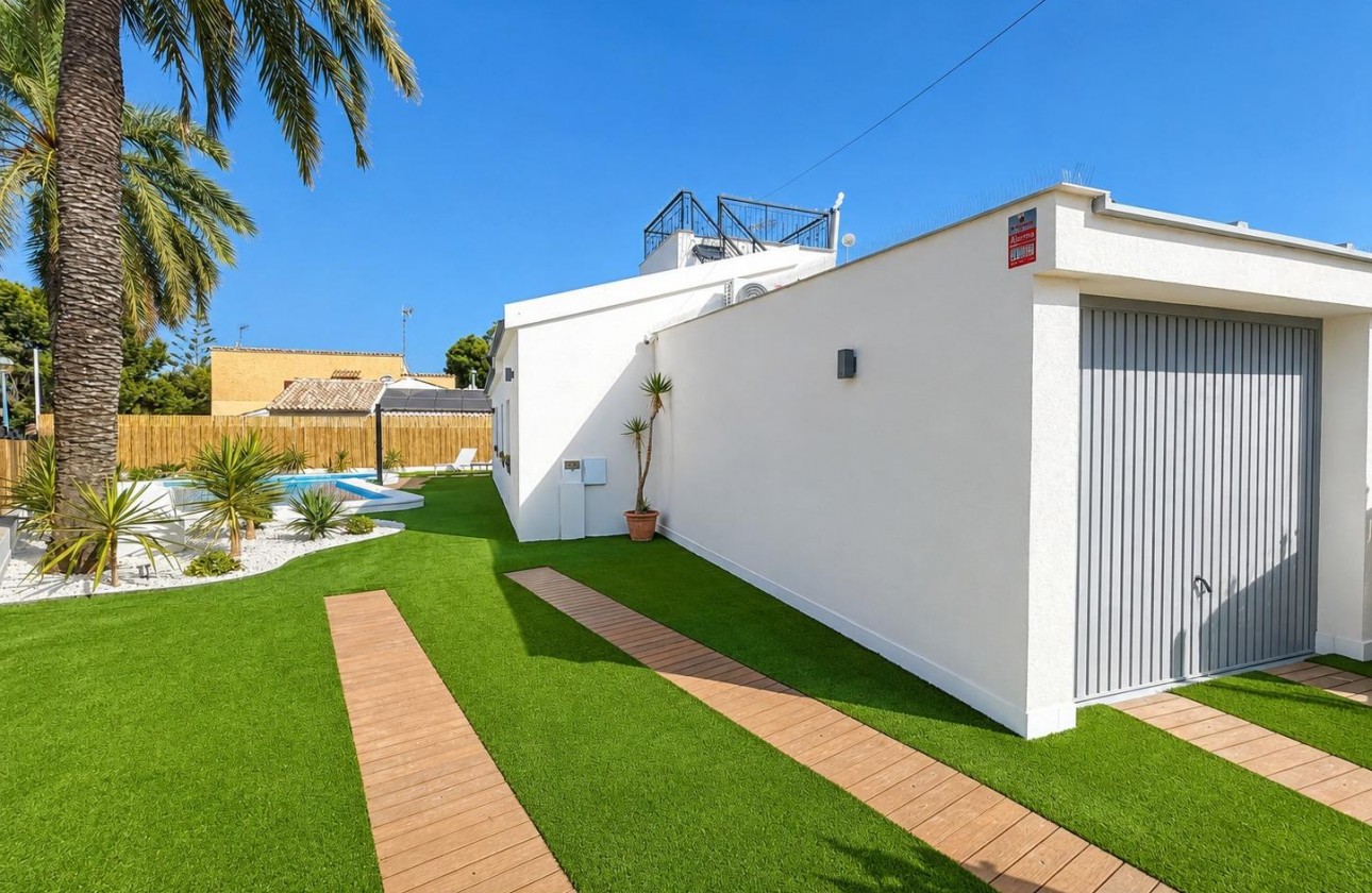 Revente - Villa - Orihuela Costa - Punta Prima